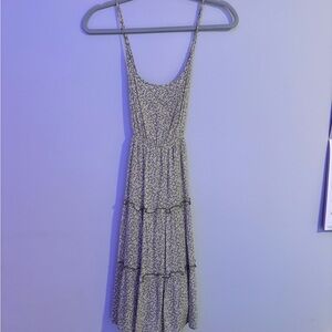 Gilli Floral Print Midi Dress - Black and White